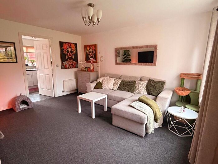 3 Bedroom Town House To Rent In Scholars Way, Mansfield, NG18