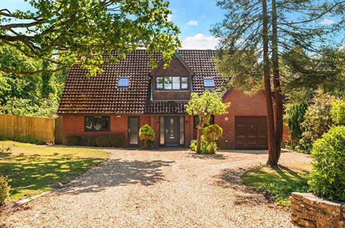 5 Bedroom Detached House For Sale In Rothesay Drive, Highcliffe, Christchurch, BH23