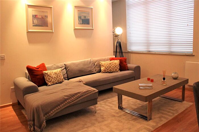 1 Bedroom Flat To Rent In City Road, Clerkenwell, London, EC1V