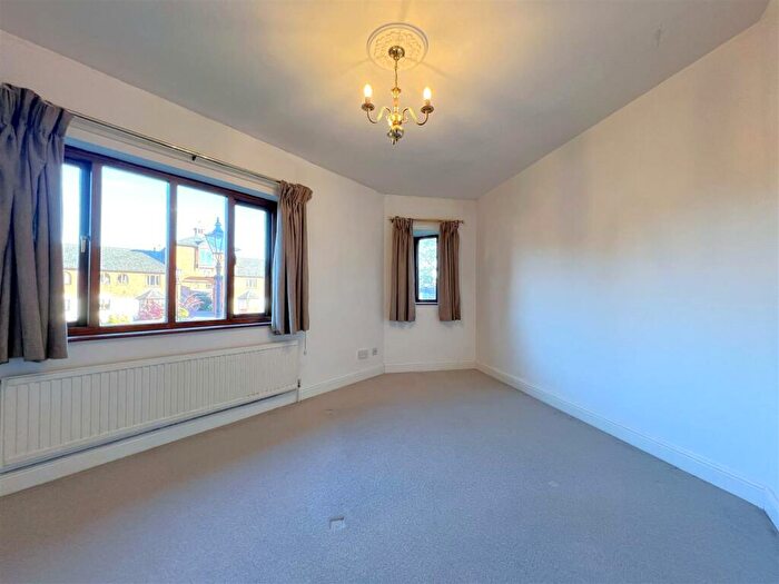 2 Bedroom Apartment For Sale In The Maltings, Leamington Spa, CV32
