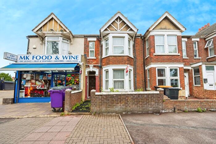 4 Bedroom Terraced House For Sale In Elstow Road, Bedford, MK42