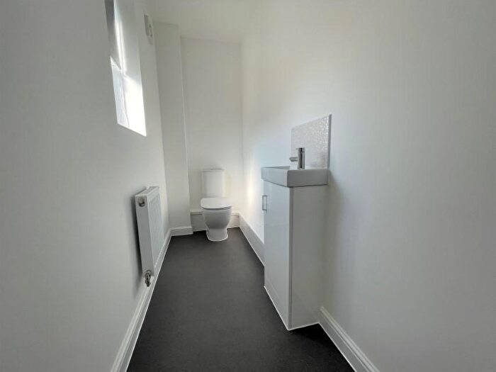 2 Bedroom Apartment To Rent In Violet Croft, Ampthill Gardens, Ampthill, MK45