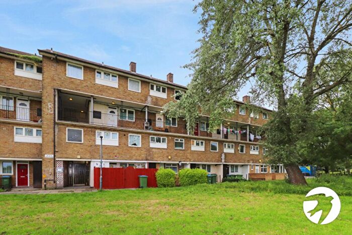 3 Bedroom Maisonette To Rent In Godstow Road, London, SE2