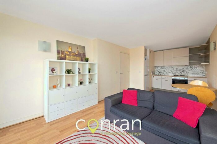 1 Bedroom Apartment To Rent In Deals Gateway, Lewisham, SE13