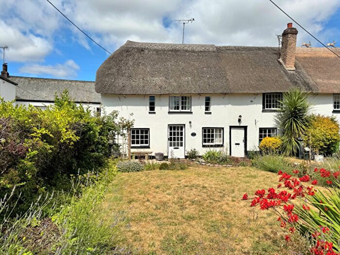 2 Bedroom Cottage For Sale In Longmeadow Road, Lympstone, EX8