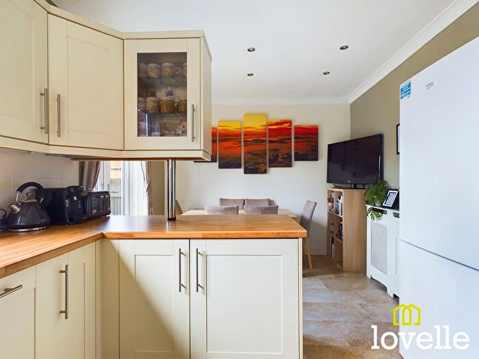 3 Bedroom End Of Terrace House For Sale In Aysgarth Avenue, Hull, East Riding Of Yorkshire, HU6
