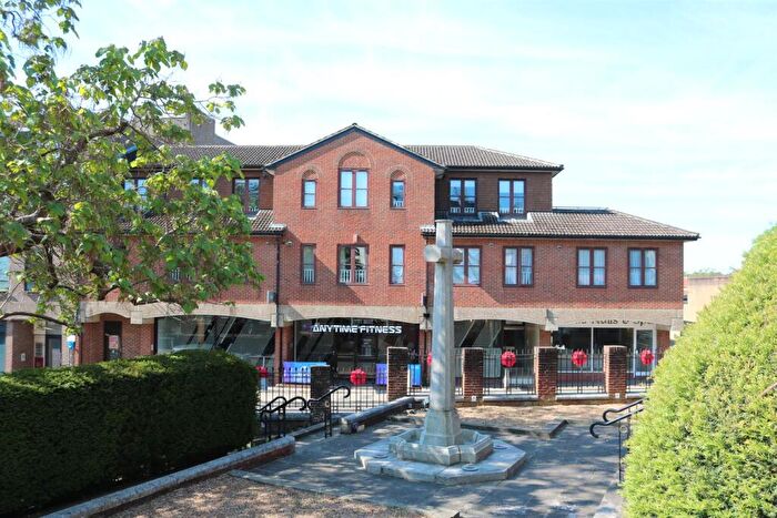 2 Bedroom Apartment For Sale In North Street, Leatherhead, KT22