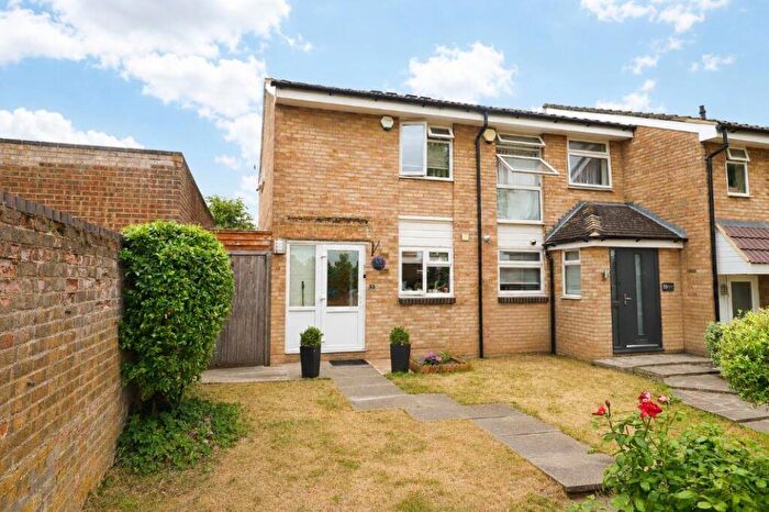 2 Bedroom End Of Terrace House For Sale In Glendower Crescent, Orpington, BR6