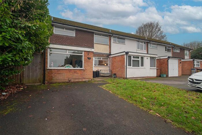 3 Bedroom End Of Terrace House To Rent In Cornyx Lane, Solihull, West Midlands, B91