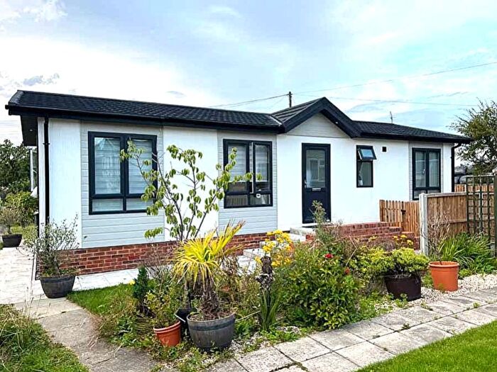 2 Bedroom Mobile/park Home For Sale In Abridge Park London Road, Abridge, Romford, Essex, RM4