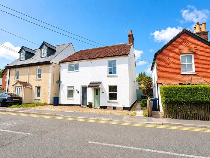 3 Bedroom Semi Detached House To Rent In St. Georges Road, Badshot Lea, Farnham, Surrey, GU9
