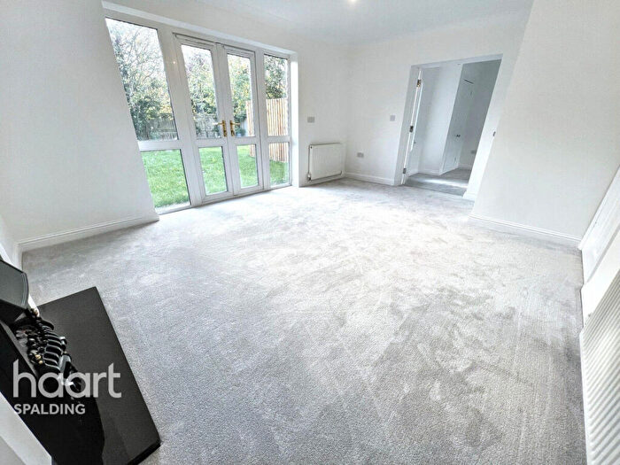 3 Bedroom Semi-Detached House For Sale In Jubilee Close, Sutton St James, PE12