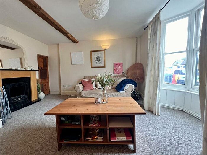 2 Bedroom Duplex For Sale In Wood Street, Stratford-Upon-Avon, CV37