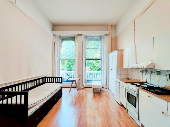 Studio To Rent In Courtfield Gardens, Earls Court, London, SW5