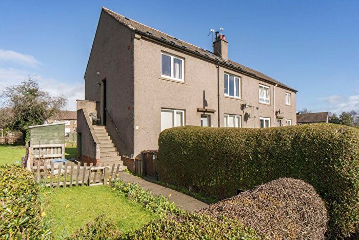 4 Bedroom Flat For Sale In Wester Drylaw Row, Drylaw, Edinburgh, EH4