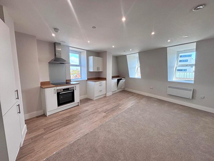 2 Bedroom Apartment To Rent In George Street, Hull, HU1