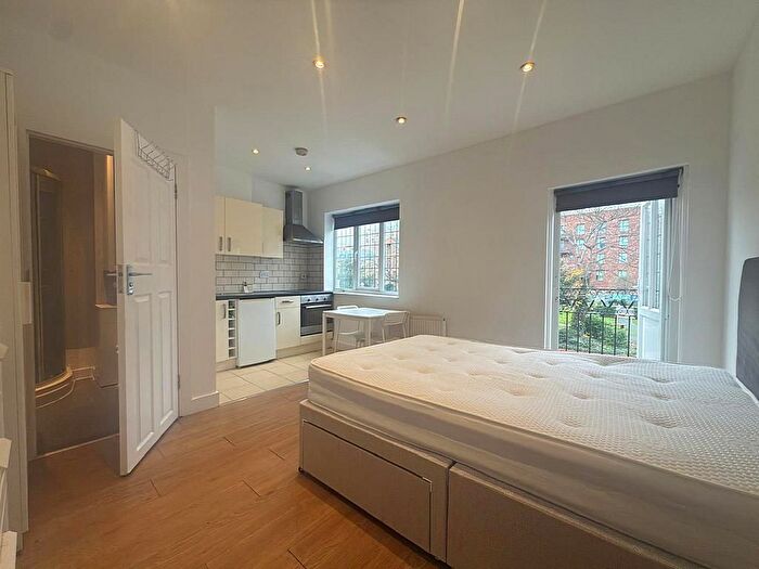 1 Bedroom Studio To Rent In Lampton Road, Hounslow, Middlesex, TW3
