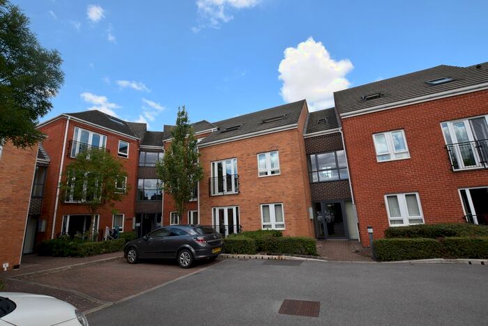 2 Bedroom Flat To Rent In Radcliffe Road, Gamston, Nottingham, NG2