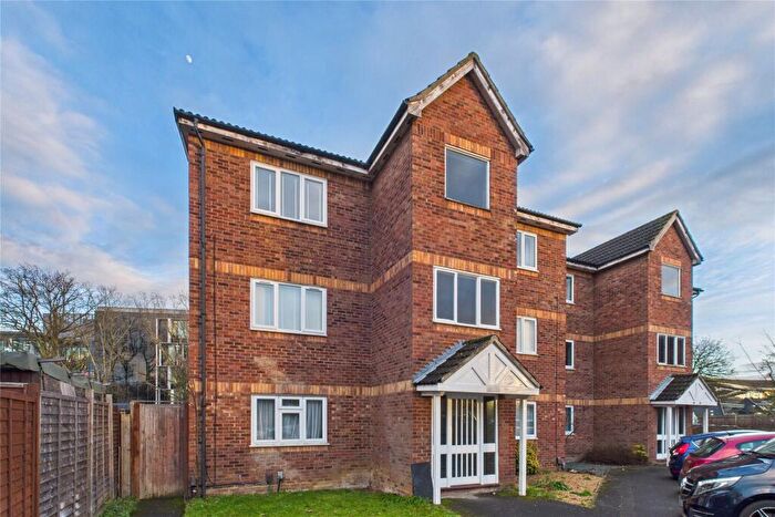 1 Bedroom Apartment For Sale In Simmonds Close, Bracknell, Berkshire, RG42
