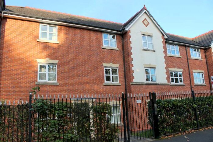 2 Bedroom Flat To Rent In Flat Benchill Road, M22