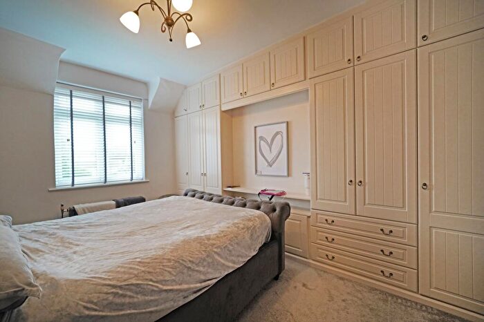 2 Bedroom Semi-Detached House For Sale In Stratford Road, Hockley Heath, B94