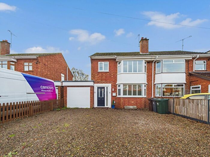 3 Bedroom Semi Detached House For Sale In Christine Avenue, Rushwick, Worcester, Worcestershire, WR2