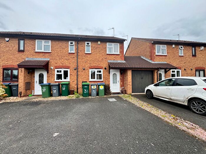 2 Bedroom Property To Rent In Avern Close, Tipton, DY4