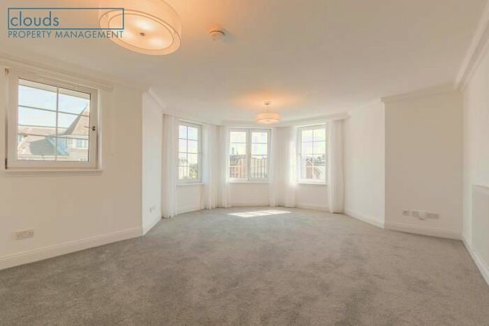 2 Bedroom Flat To Rent In Powderhall Brae, Edinburgh, EH7