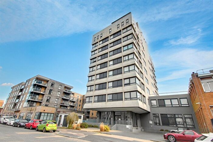 1 Bedroom Flat To Rent In The Causeway, Goring-By-Sea, Worthing, BN12