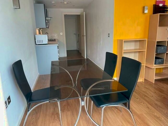 1 Bedroom Flat To Rent In King Charles Street, Leeds, West Yorkshire, Uk, LS1