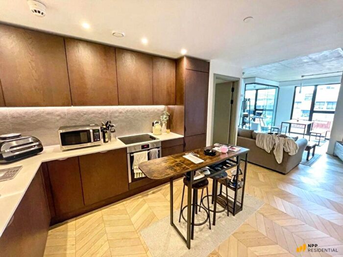 2 Bedroom Apartment For Sale In St George's Gardens, Castlefield, M15