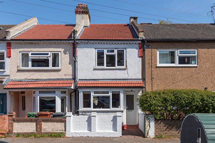 2 Bedroom Terraced House For Sale In Oakfield Road, Walthamstow, E17