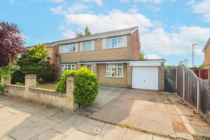 4 Bedroom Detached House For Sale In Goodison Boulevard, Cantley, Doncaster, DN4