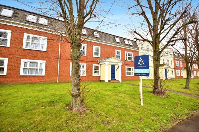 2 Bedroom Flat To Rent In Dove House, Dove Place, Aylesbury, HP19