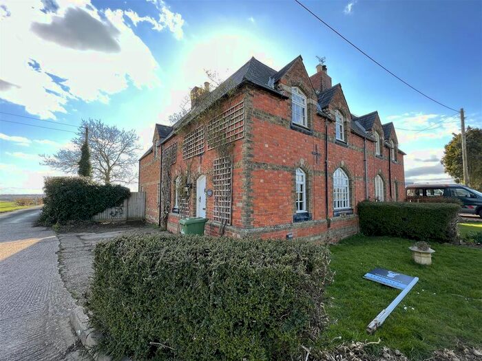 5 Bedroom Property To Rent In Wolverton Road, Castlethorpe, Milton Keynes, MK19