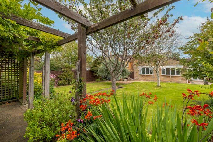 4 Bedroom Detached Bungalow For Sale In An Amazing Detached Bed Property In Approx / Of An Acre., BA22