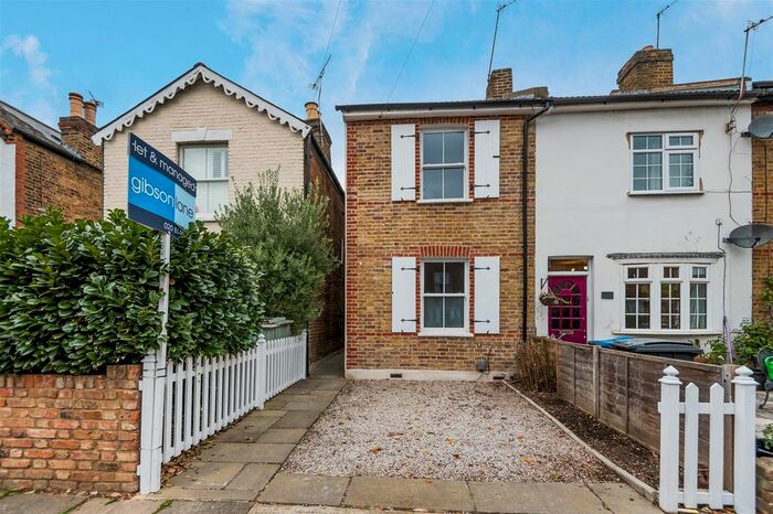 2 Bedroom End Of Terrace House To Rent In Acre Road, Kingston Upon Thames, KT2