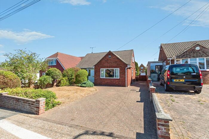 3 Bedroom Bungalow For Sale In Elm Avenue, Chattenden, Rochester, Kent, ME3