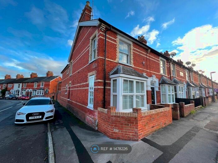 4 Bedroom End Of Terrace House To Rent In Harpsden Road, Henley-On-Thames, RG9