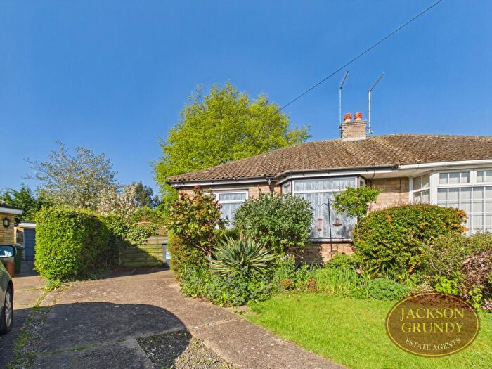 2 Bedroom Semi-Detached Bungalow For Sale In Orchard Way, Roade, NN7