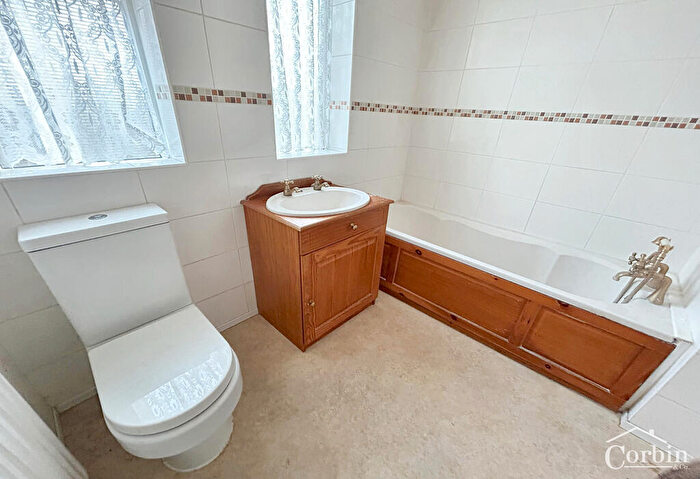 2 Bedroom Detached Bungalow For Sale In New Road, Bournemouth, Dorset, BH10