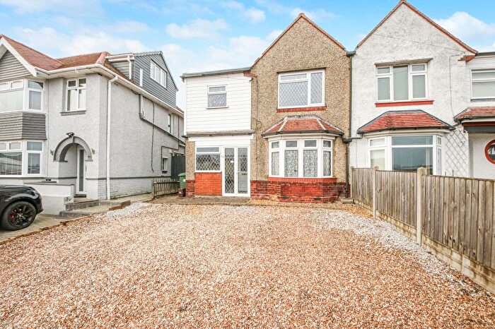 3 Bedroom Semi Detached House For Sale In Merryoak Road, Merryoak, SO19