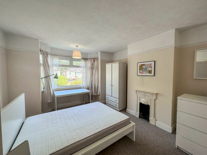 5 Bedroom Detached House To Rent In Burgess Road, Southampton, SO16