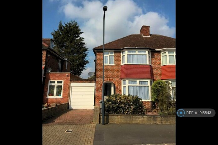 3 Bedroom Semi-Detached House To Rent In Tintern Avenue, London, NW9