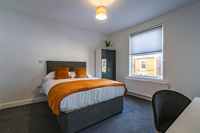 6 Bedroom House Of Multiple Occupation To Rent In Wellington Street, Nottingham, Nottinghamshire, NG10