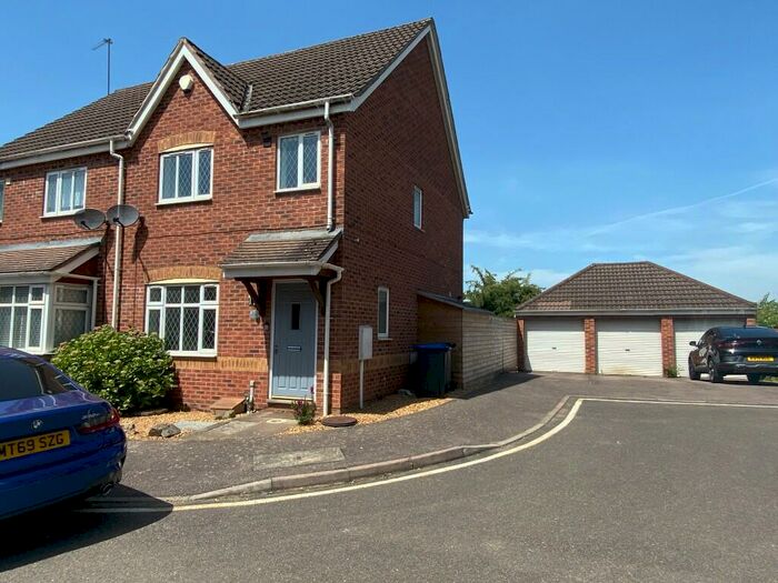 3 Bedroom Semi-Detached House To Rent In Dixon Road, Northampton, Northamptonshire, NN2
