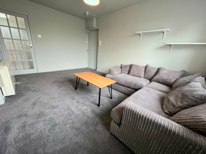 2 Bedroom Apartment To Rent In Sycamore Court, Beeston, Nottingham, NG9