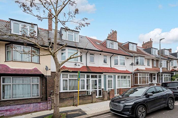 4 Bedroom Property To Rent In Hillbrook Road, Tooting Bec, London, SW17
