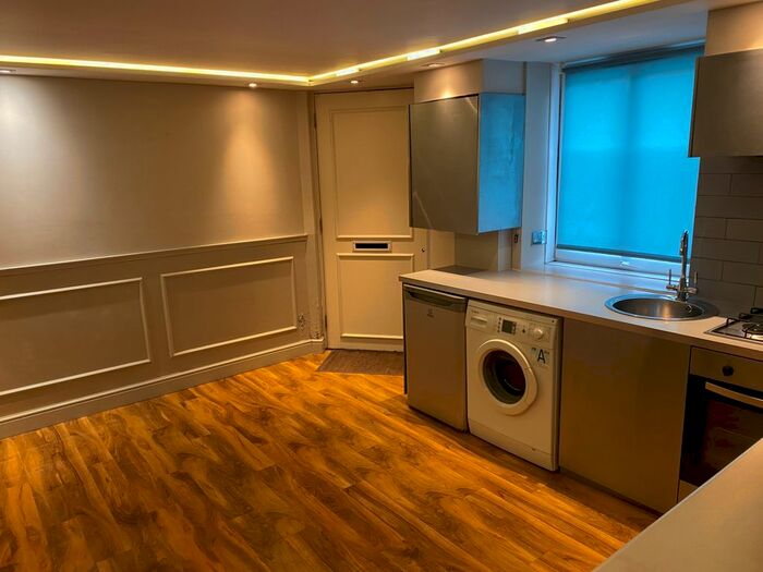 2 Bedroom Flat To Rent In Castlehill Road, Hastings, TN34