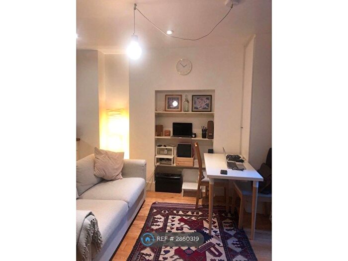 1 Bedroom Flat To Rent In Ladbroke Grove, London, W10